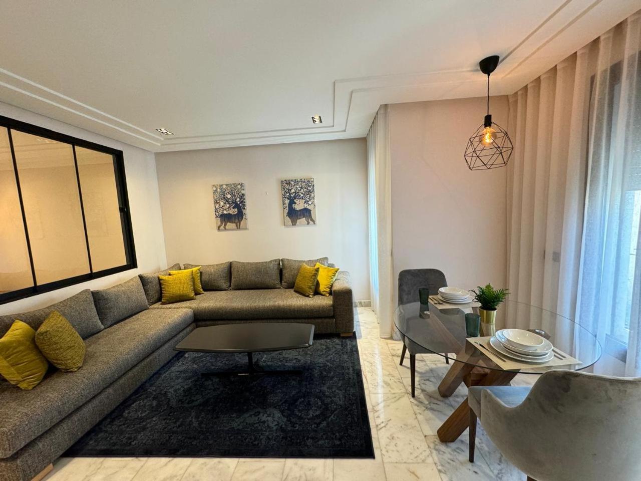 Les Joyeux Luxury Et