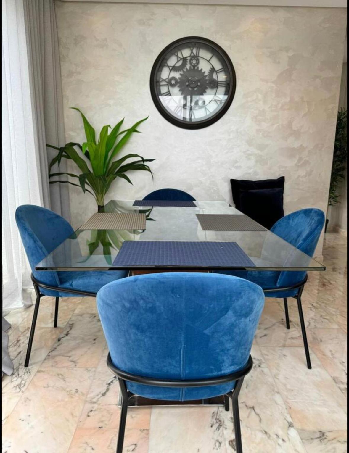 Les Joyeux Luxury Et Casablanca