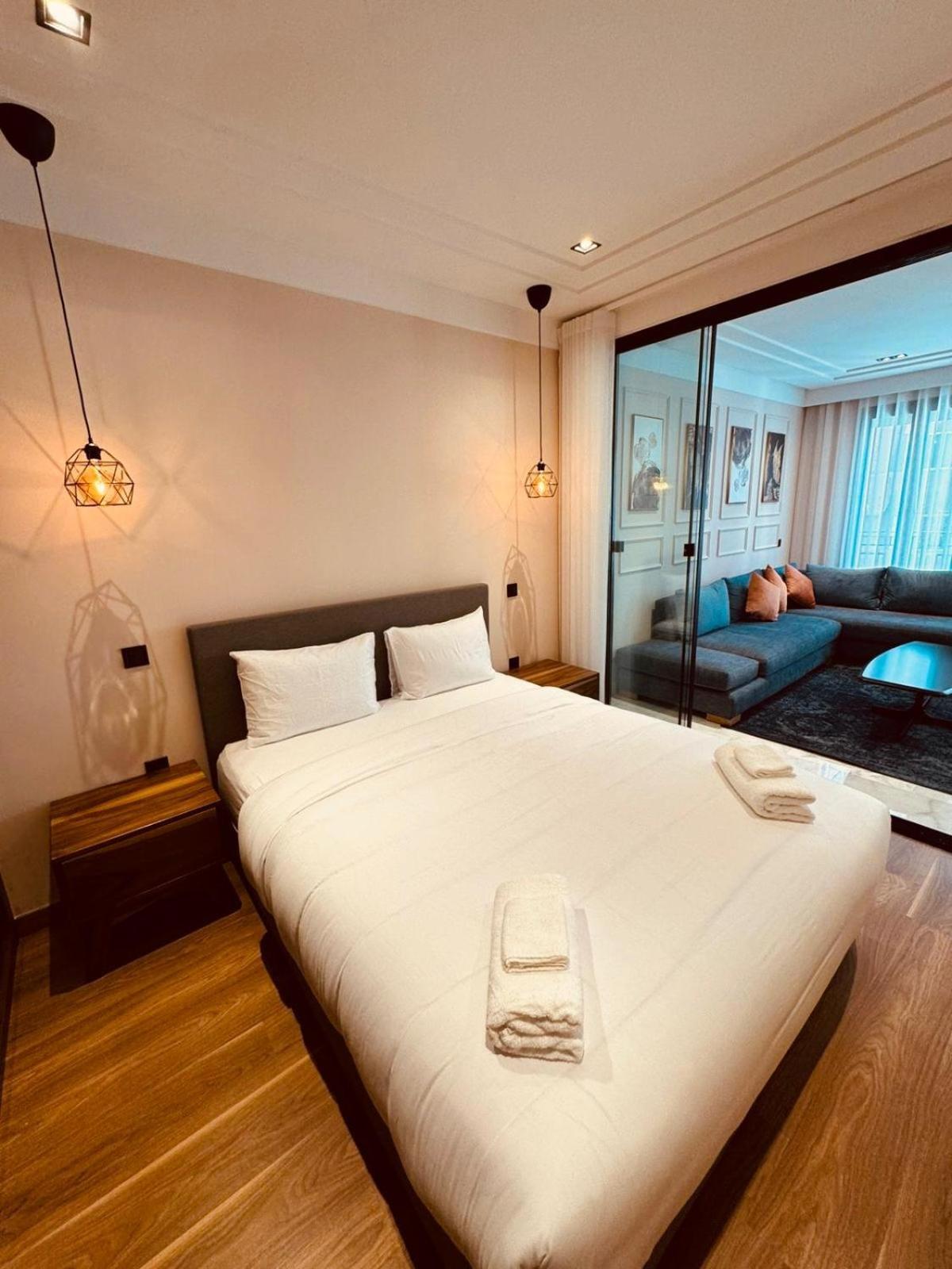 Apartment Les Joyeux Luxury Et *