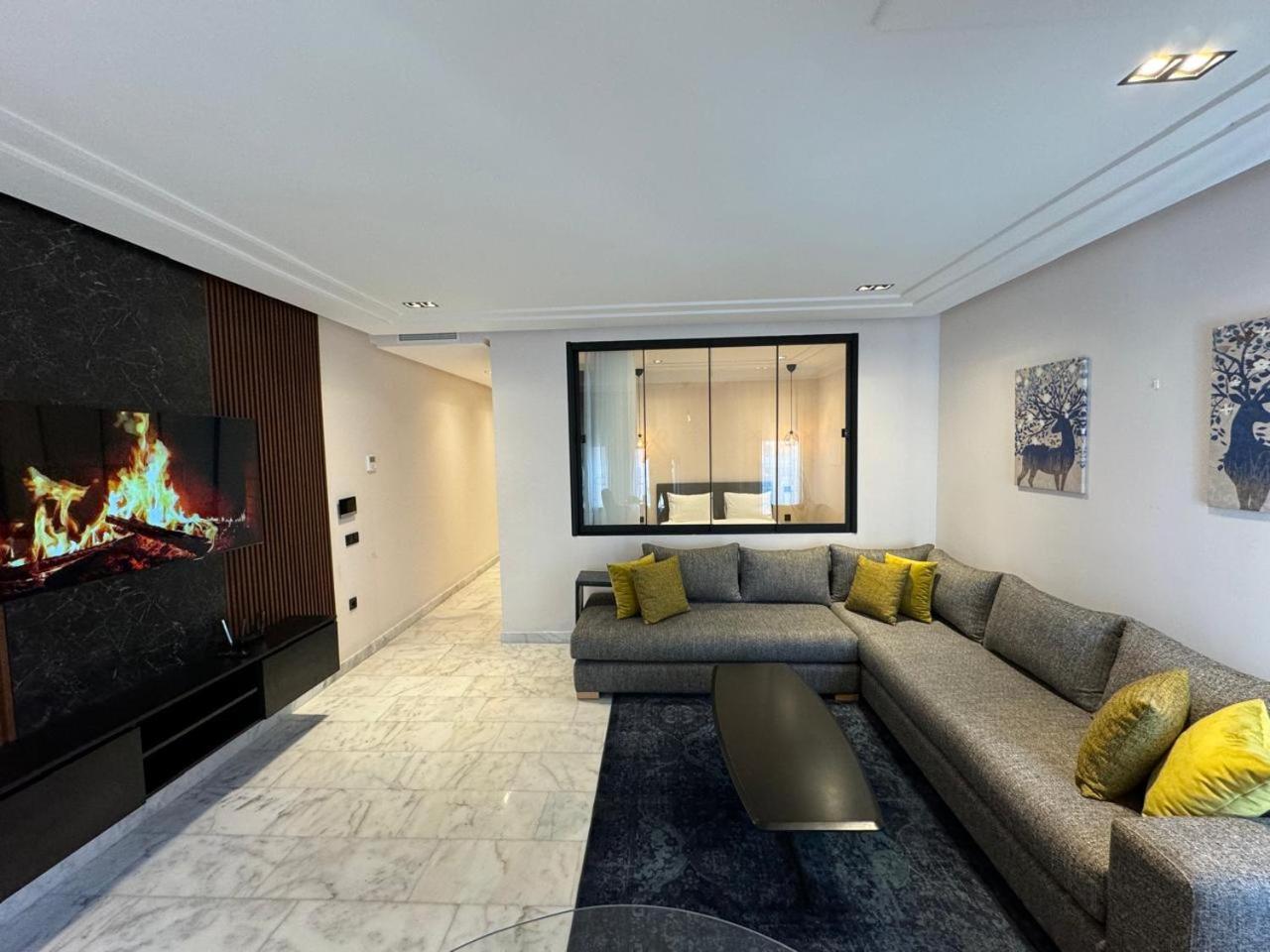Les Joyeux Luxury Et Apartment