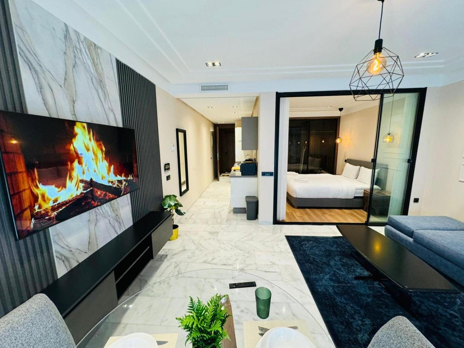 Les Joyeux Luxury Et * Casablanca